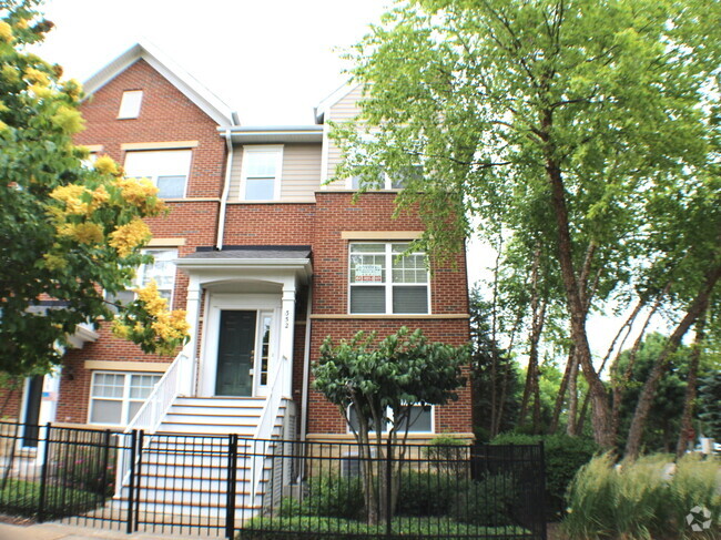 Building Photo - 352 W Wood St Rental