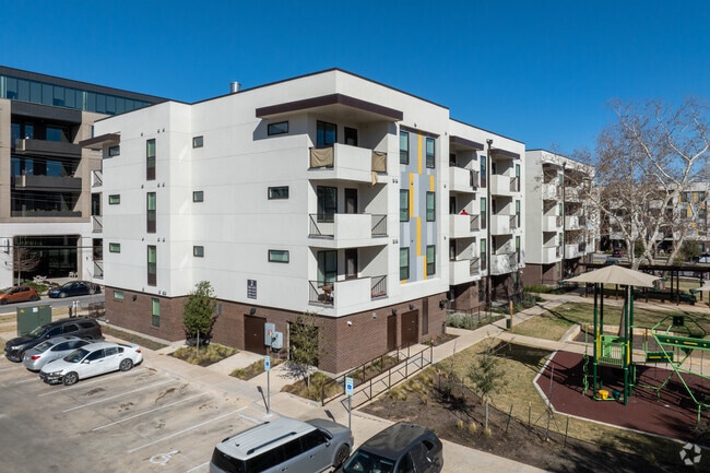Photo - Pathways at Chalmers Courts West