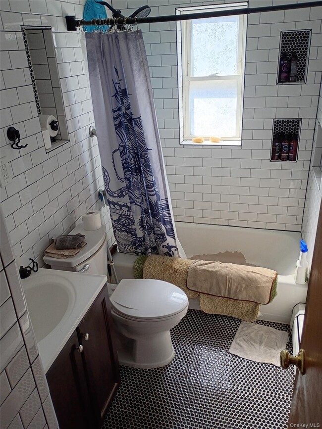 Photo - 93 E Railroad Ave