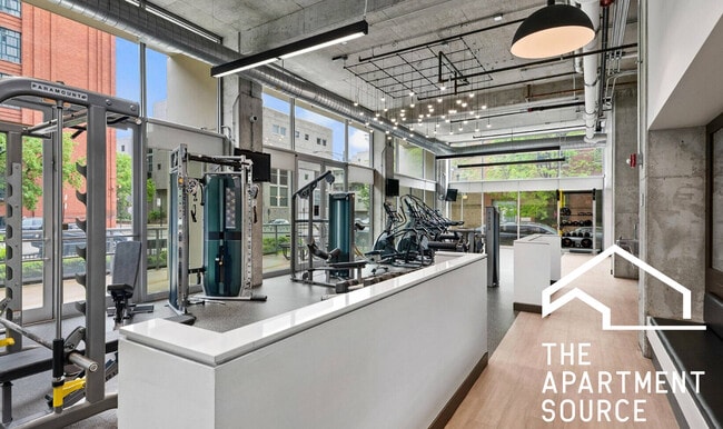 Photo - 915 W Huron St Unit 2