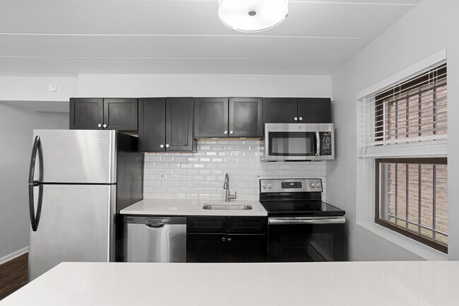 Photo - 6007 N Kenmore Ave