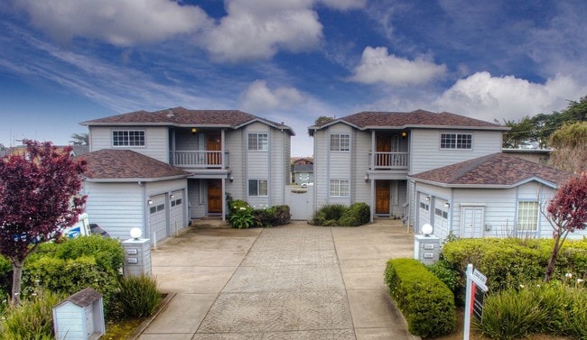 Photo - 2320-2322 Francisco Blvd