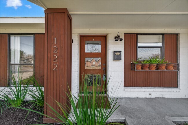 Photo - 1222 Wardmont St