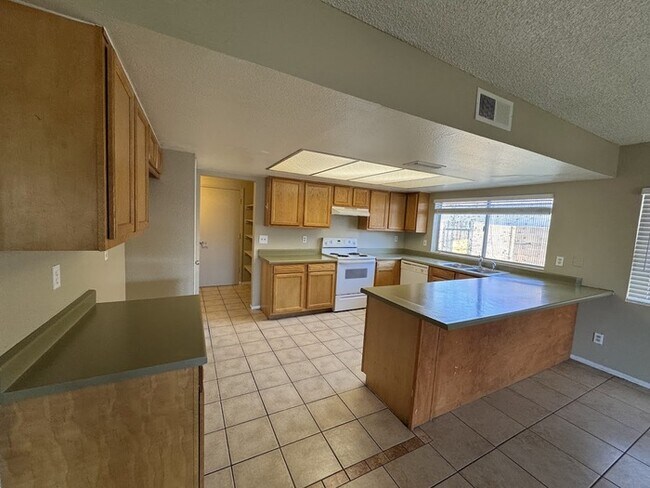 Photo - 5339 W Yucca St