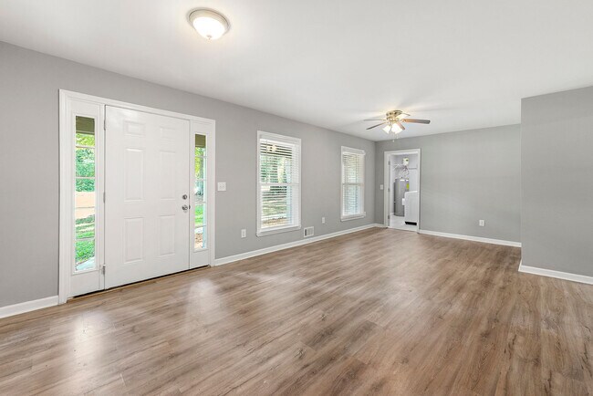 Photo - 1300 Milstead Ave NE