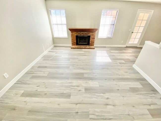 Photo - BEAUTIFUL 2 BED 2 BATH SECOND FLOOR CENTRAL LAS VEGAS CONDO