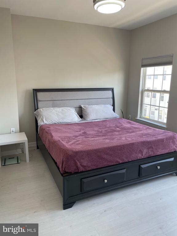 Photo - 21834 Jarvis Square