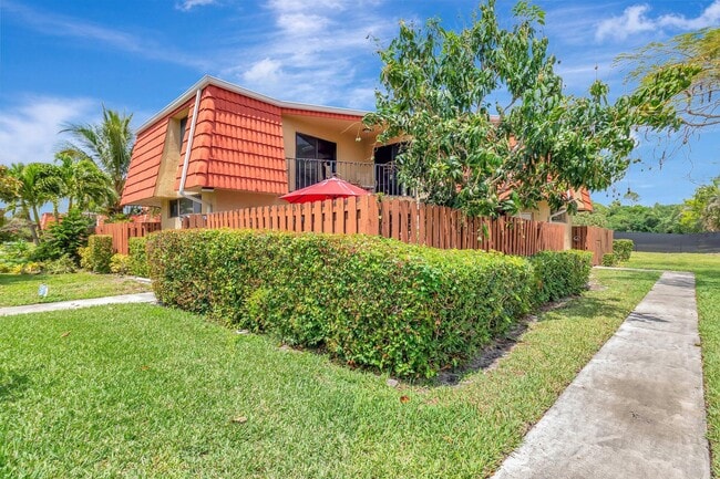 Photo - 8329 Trent Ct Townhome