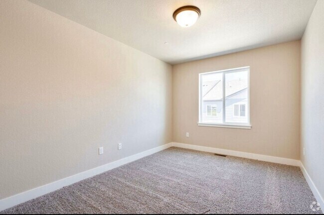 Building Photo - 6933 4th St Rd Rental