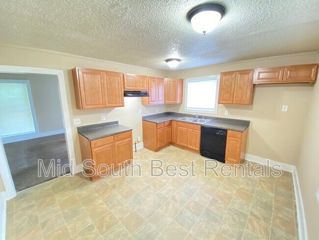 Photo - 822 Eyers Rd