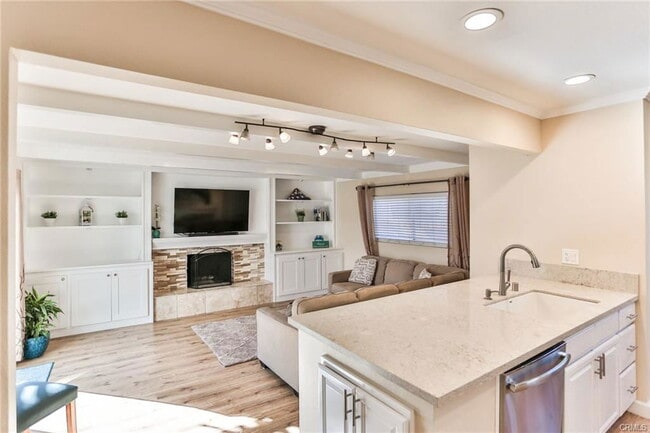 Photo - 15061 Drake Ln