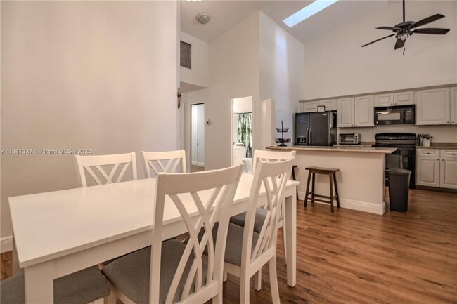 Photo - 7652 Pinewalk Dr S