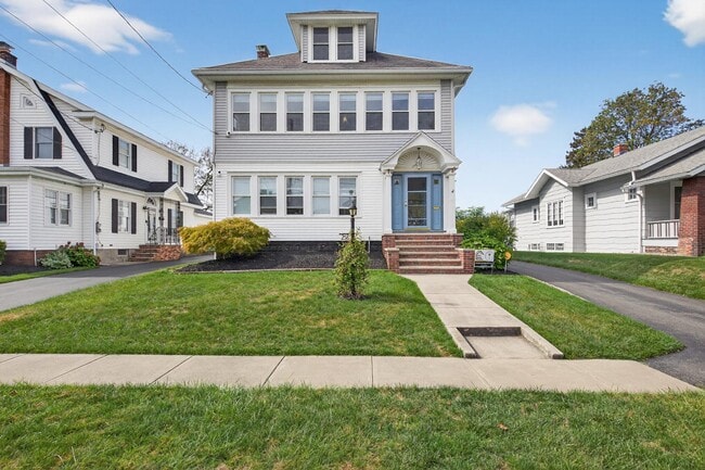 Building Photo - 258 Hickok Ave Rental