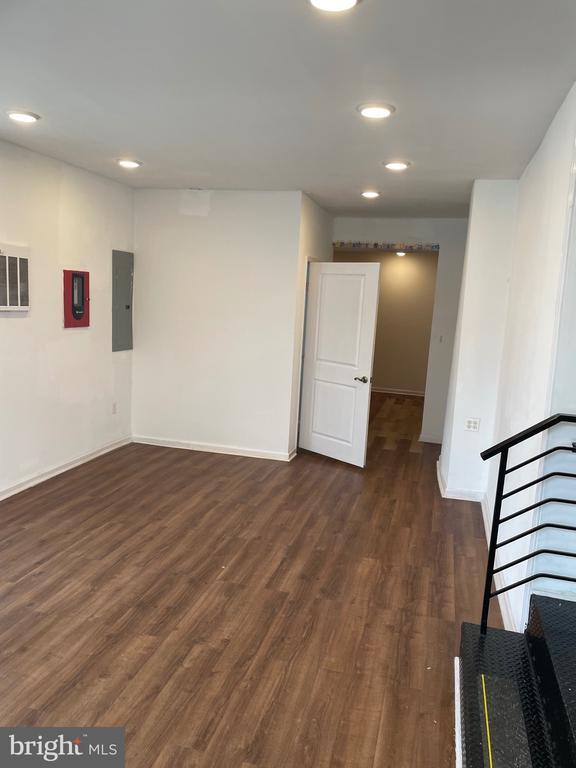 Photo - 5229 Westminster Ave