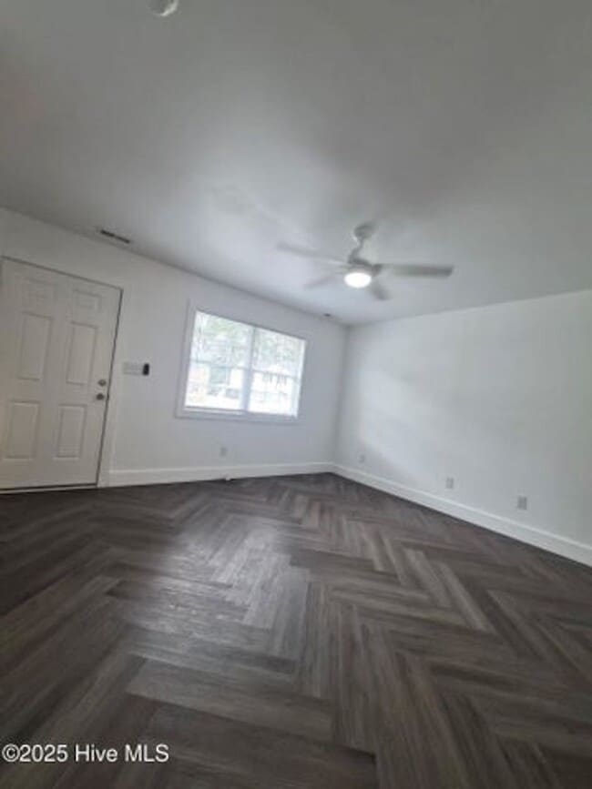 Photo - 411 Myrtlewood Cir