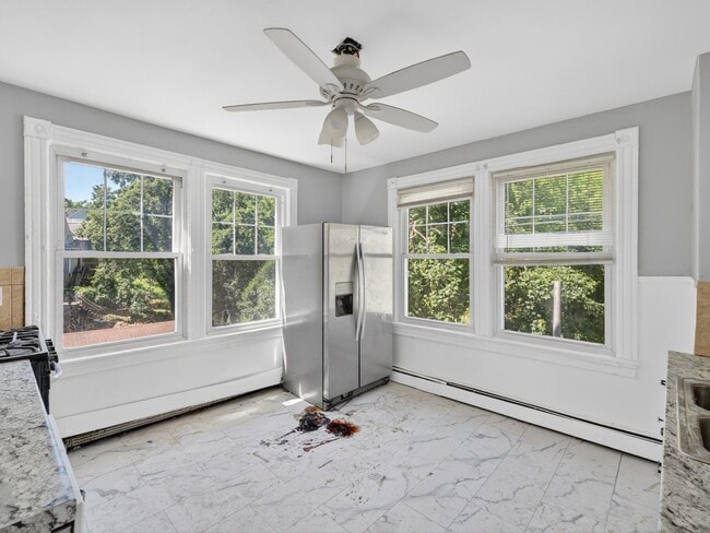 Photo - 195 Laurel Hill Ave Unidad 2