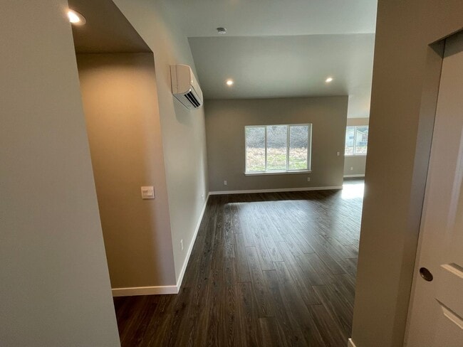 Photo - 2707 Oakes Ave