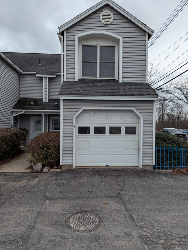 Photo - 9 Edgewater Estates Unit 9 Edgewater