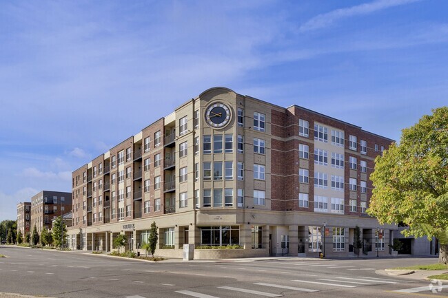 Building Photo - The York on City Park Rental