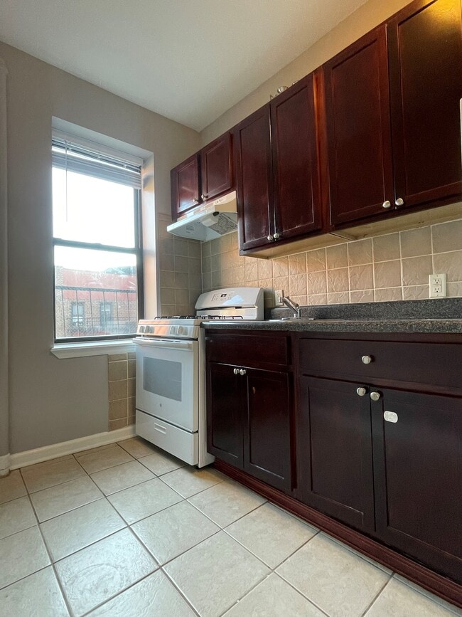 58 Ettrick Ter Apartments For Rent in Rutherford, NJ