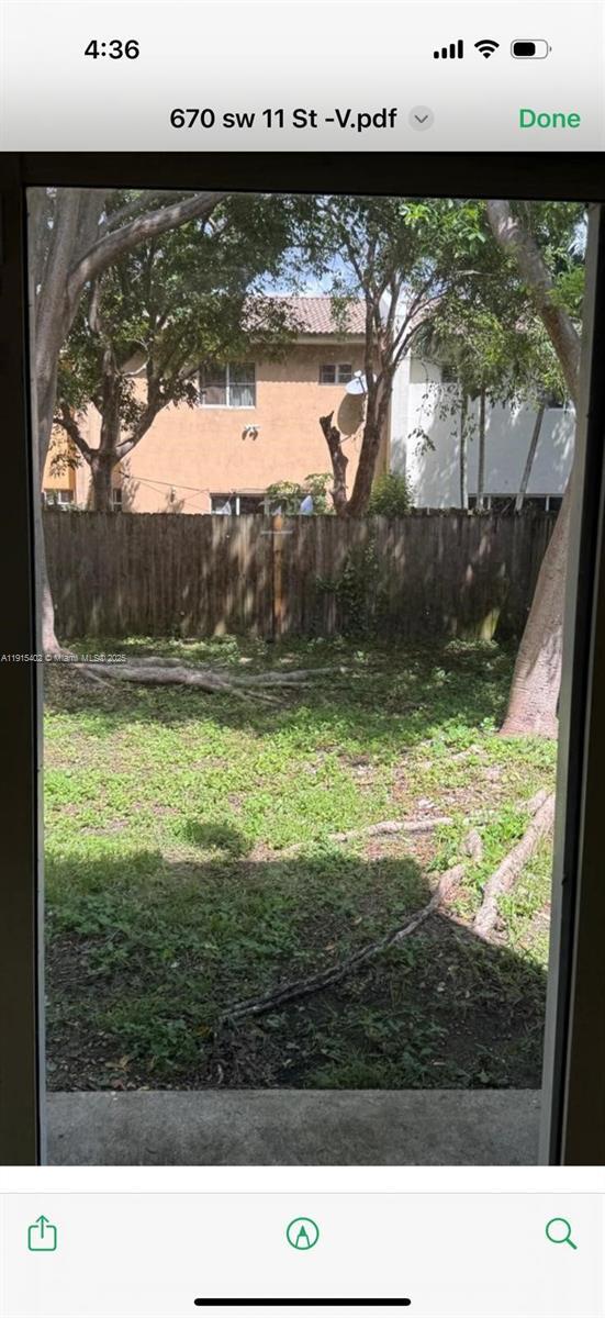 Photo - 657 SW 10th St