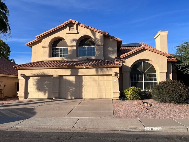 Photo - 3500 SFT home, 5 Bed 3 bath with POOL and 3 car garage