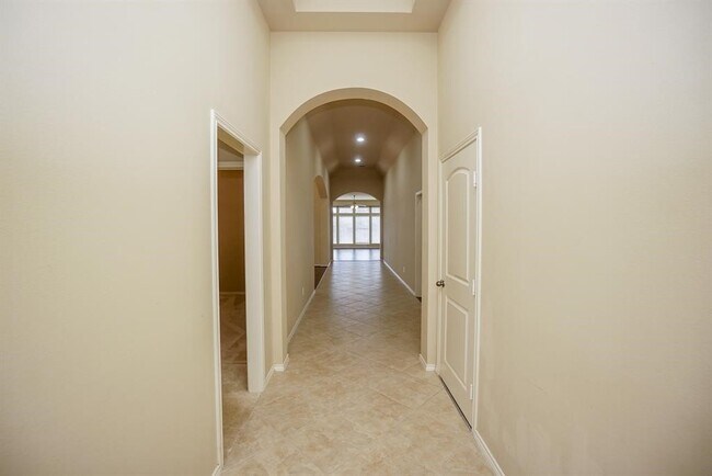 Photo - 2910 Fair Chase Dr