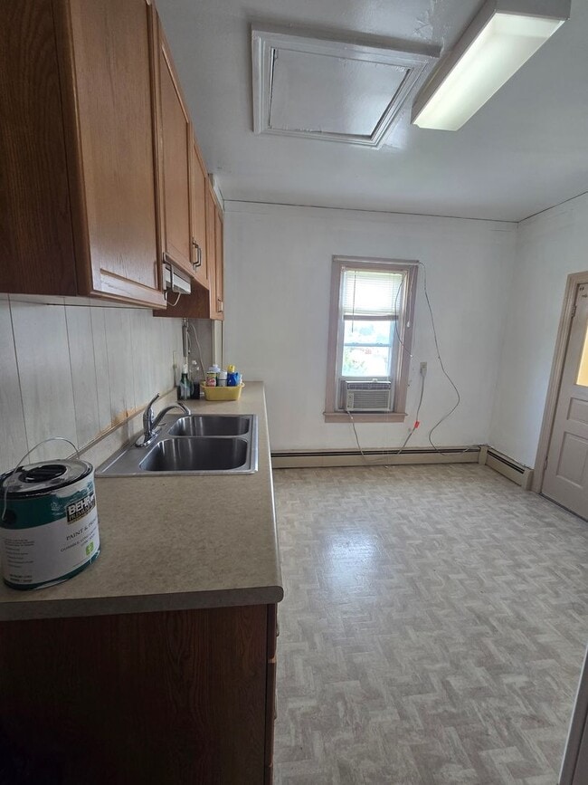 Photo - 533 W Broadway Unit 2nd Floor