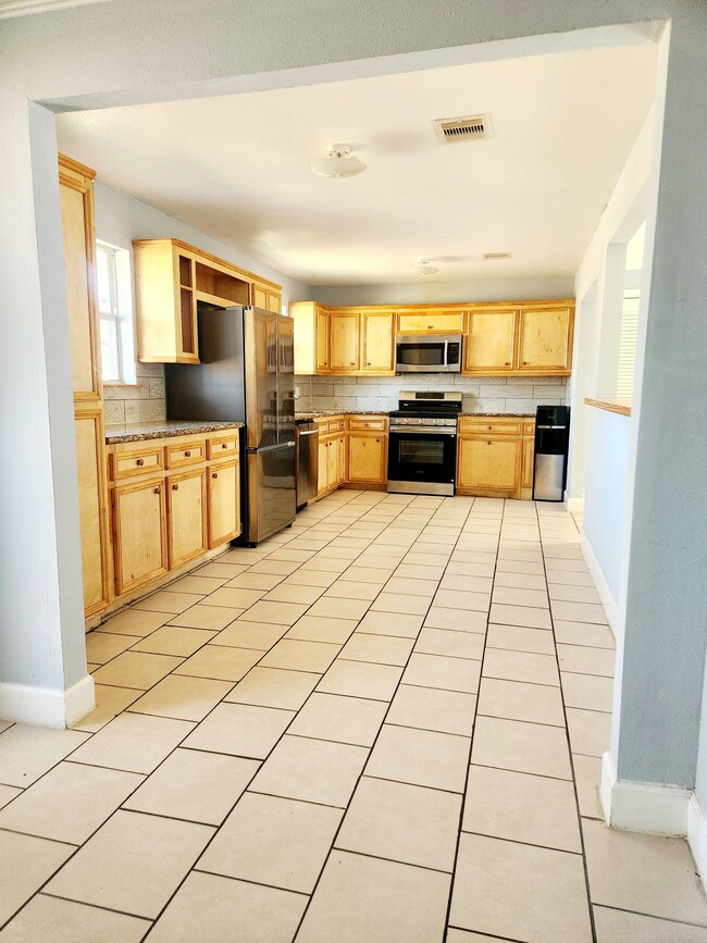 Photo - 5503 Bertellis Ln