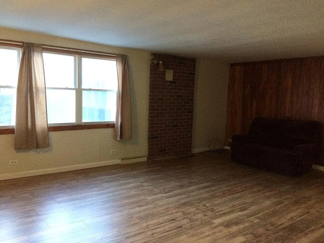 Living Room - 16 Lawrence Ave Unidad 1
