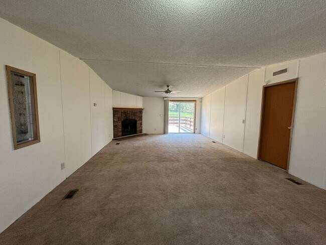 Photo - AVAILABLE TO SHOW!