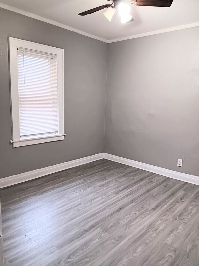 Photo - 3906 Grace St Unit 2F