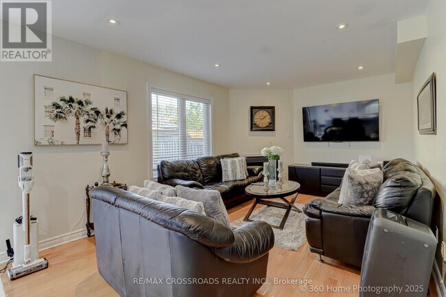 Photo - 305 Old Harwood Ave