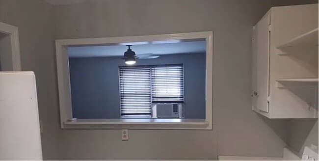 Photo - 907 Crestline Rd NW