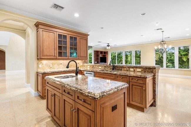 4255 Gleneagles Dr