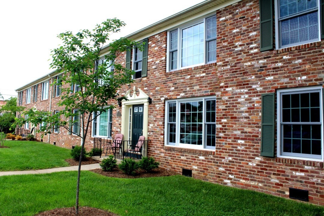 Brandon Ladd Apartments & Townhomes - Brandon Ladd Apartments & Townhomes