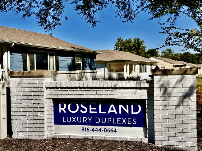 Primary Photo - Roseland Court Luxury Duplexes