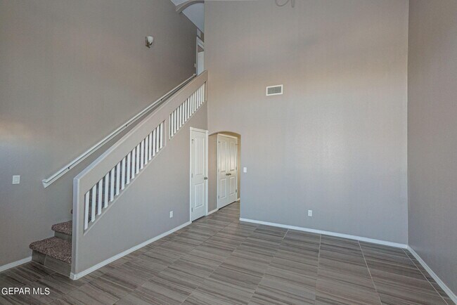 Photo - 12918 Clevedon St