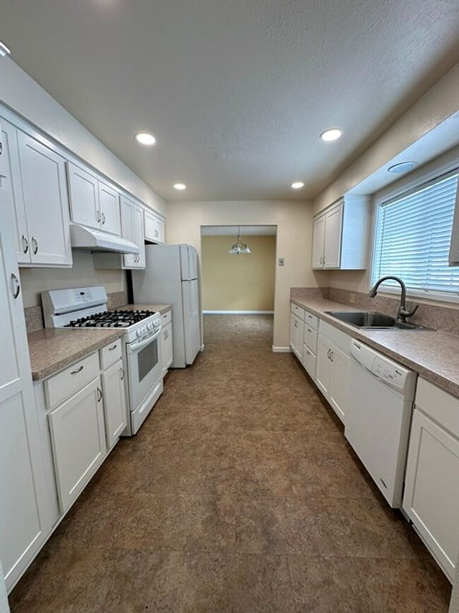 Photo - Large home with additional garage!