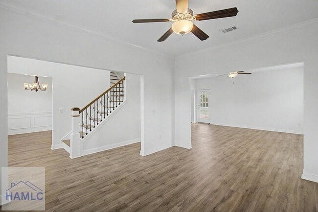 Photo - 206 Farnsworth Trl