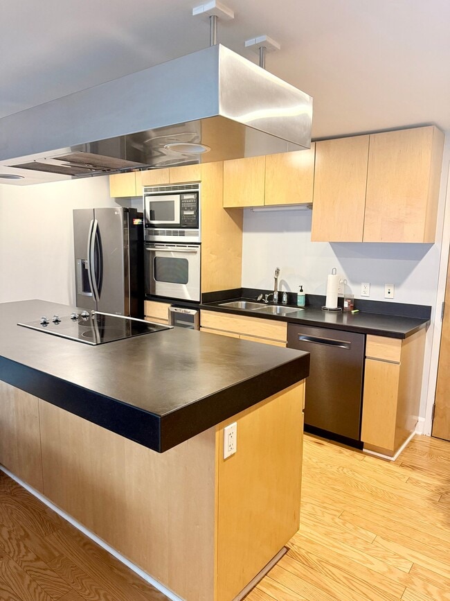 106 N High St Unit 707