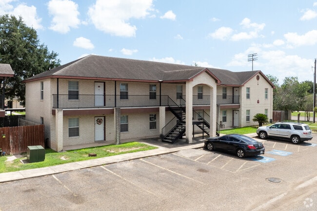 Building B Entrance - Rock Ridge