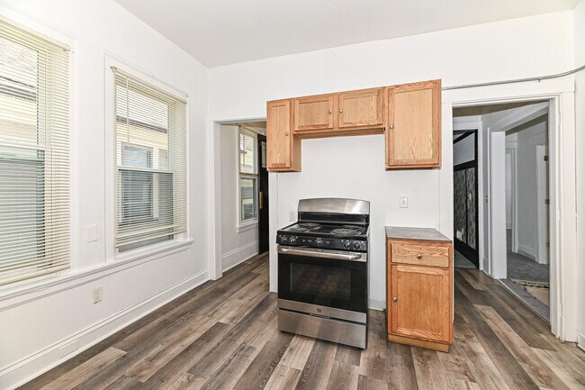 Photo - 3240 W Juneau Ave