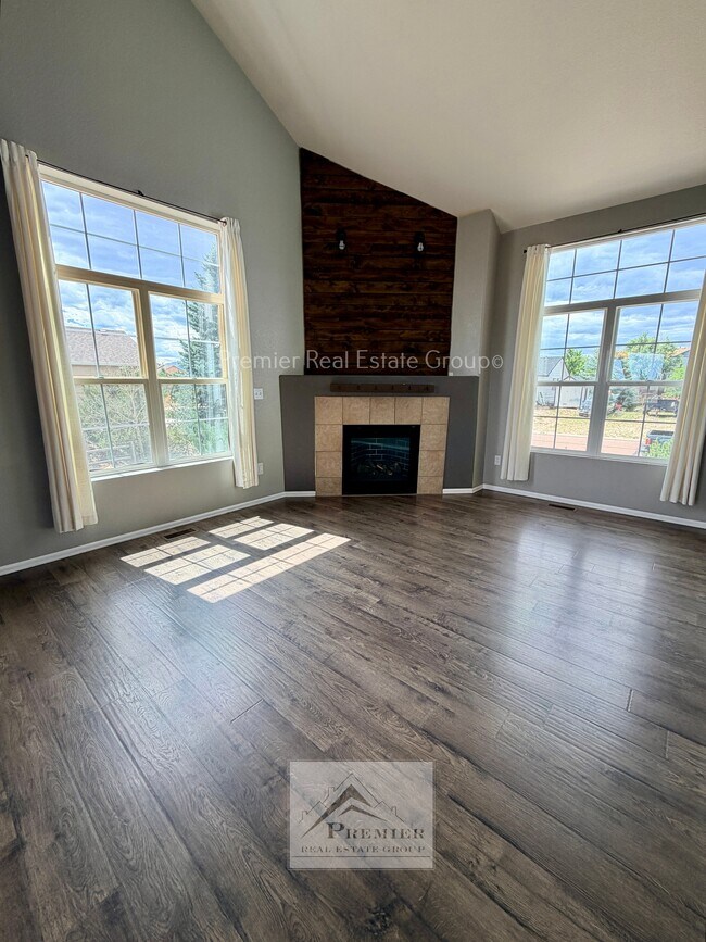 Photo - 7927 Buschborn Rd