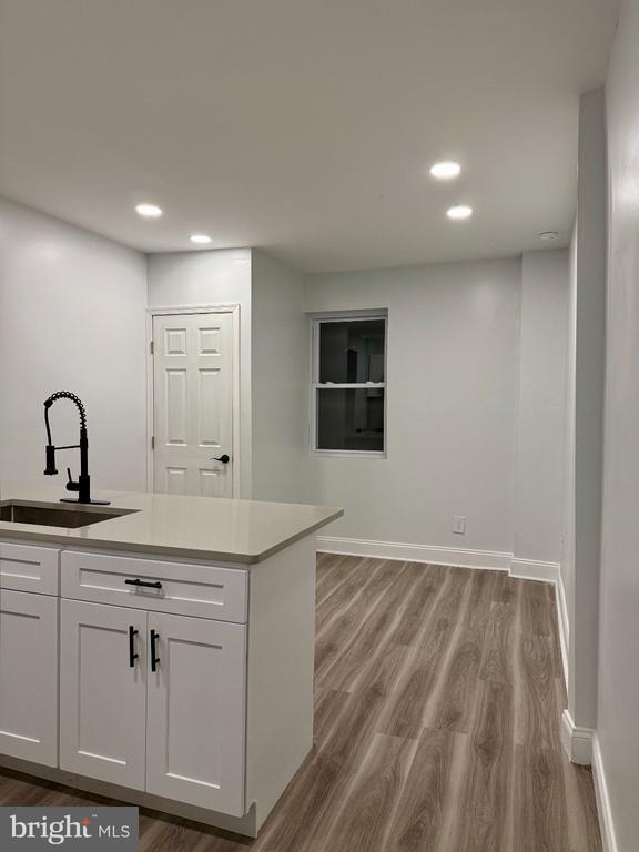 Photo - 703 W Huntingdon St