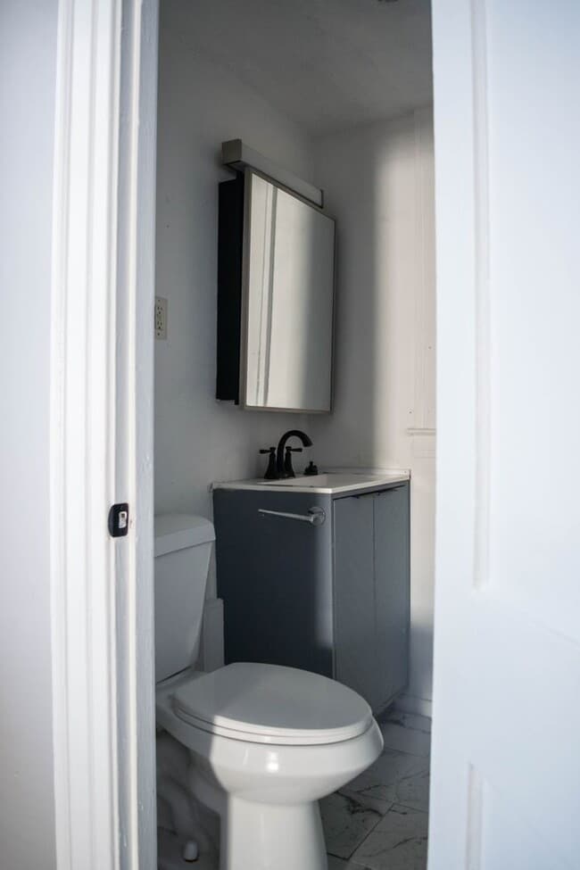 Photo - 105 Scranton St Unit 1R