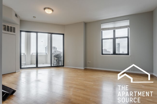 Photo - 1464 S MICHIGAN Ave