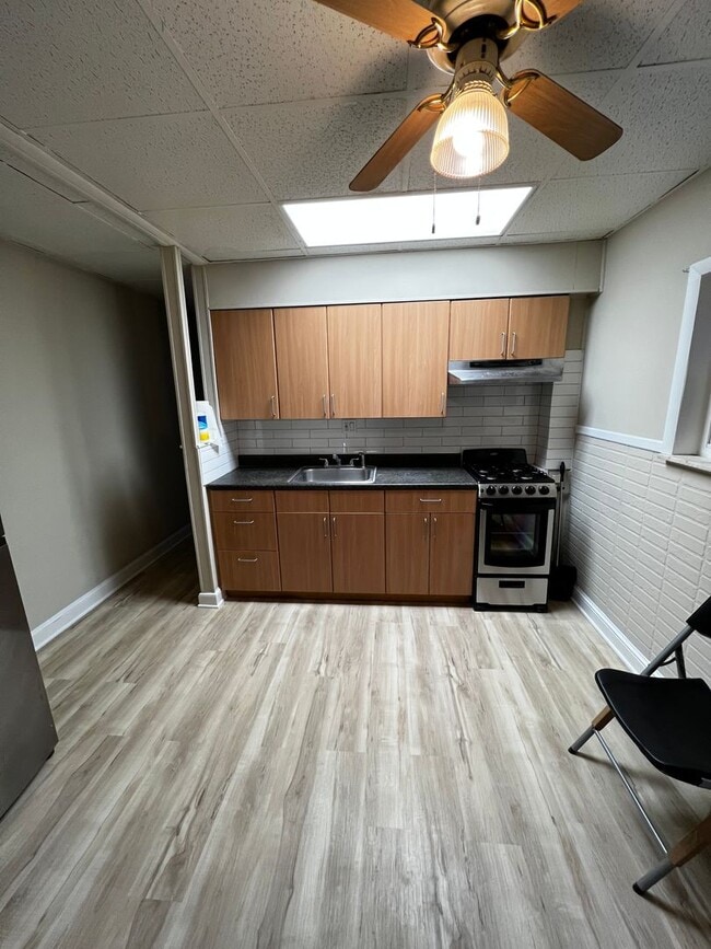 Photo - 2136 S Broad St Unit 2R