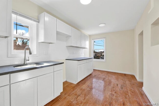 Photo - 145-71 157th St