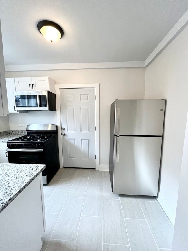 Photo - 1146 N Lawndale Ave Unit G
